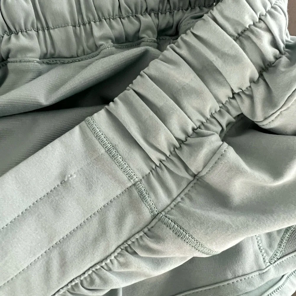 Lululemon Hotty Hot Shorts - Picture 6 of 7